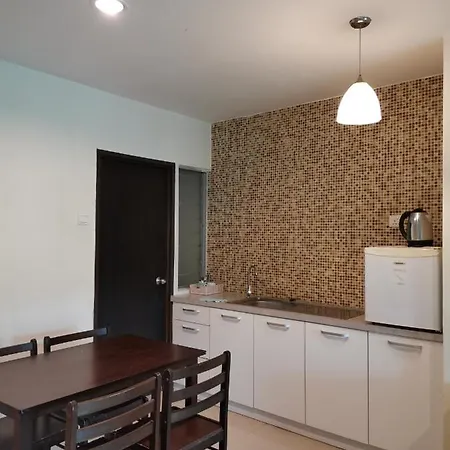 Spacious & Homey Apartment At Marina Island By Jomy Homestay Lumut Exterior photo