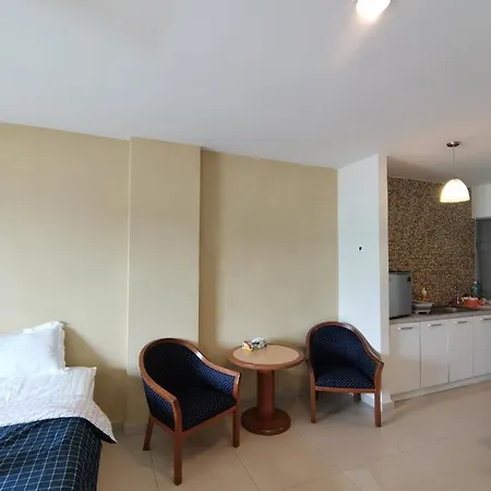 Spacious & Homey Apartment At Marina Island By Jomy Homestay Lumut Exterior photo