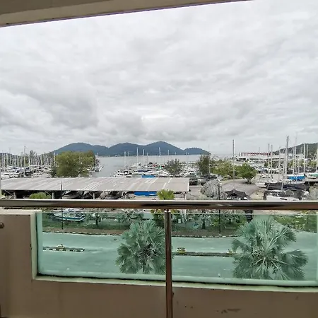 Spacious & Homey Apartment At Marina Island By Jomy Homestay Lumut Exterior photo
