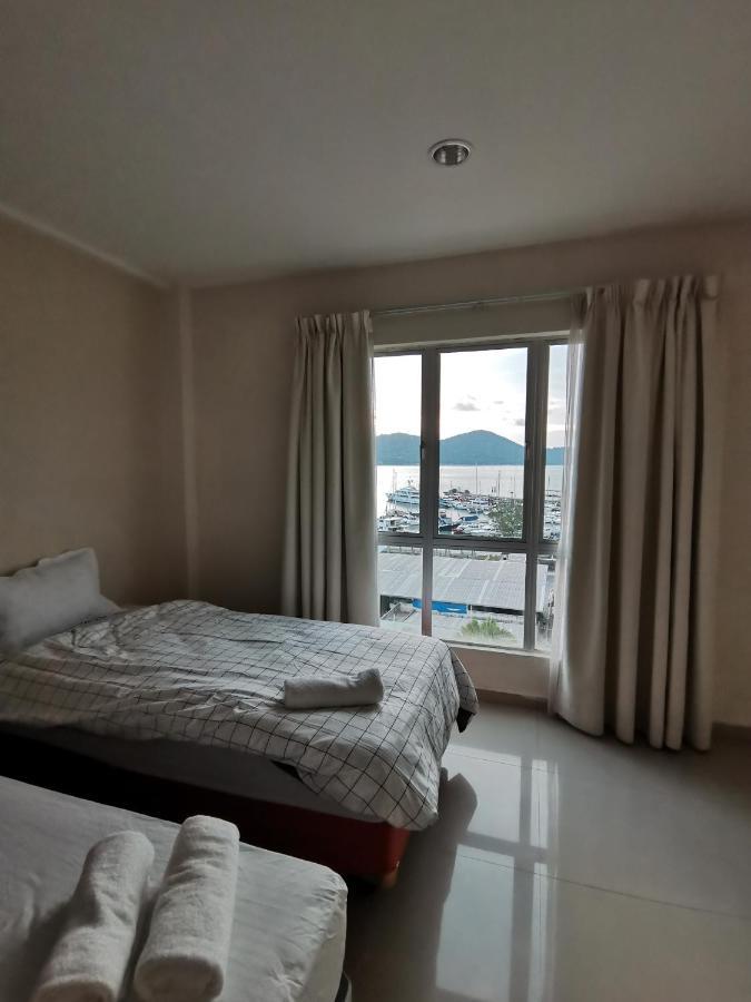 Apartment Spacious & Homey At Marina Island By Jomy Lumut