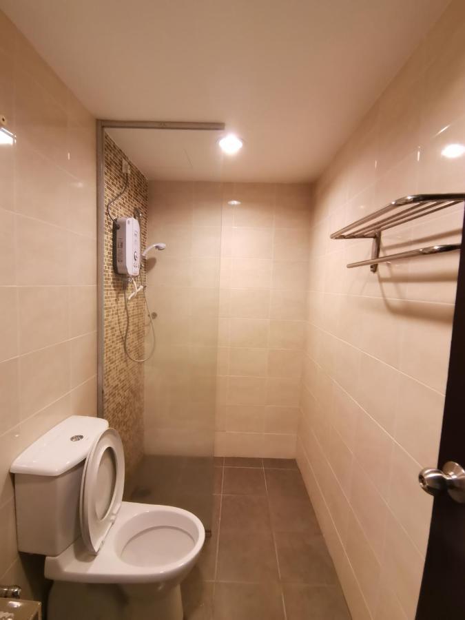 Spacious & Homey At Marina Island By Jomy Apartment *