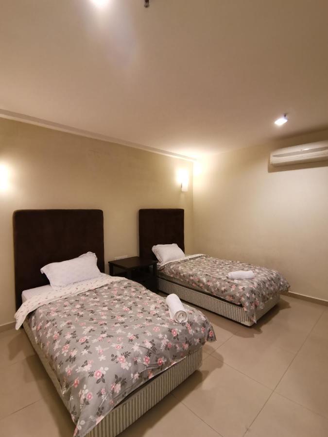 Apartment Spacious & Homey At Marina Island By Jomy