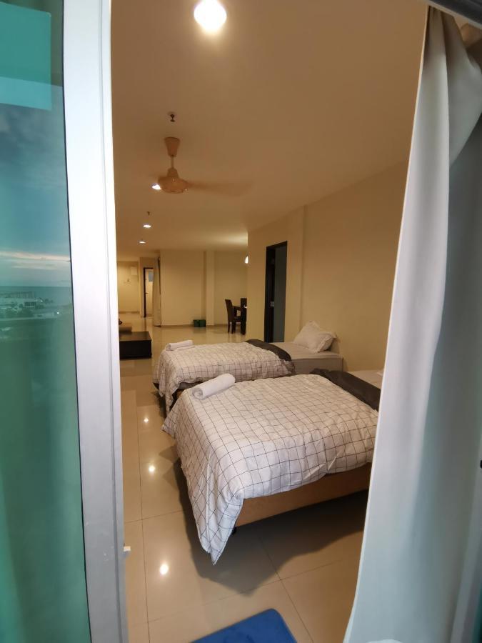 Apartment Spacious & Homey At Marina Island By Jomy *