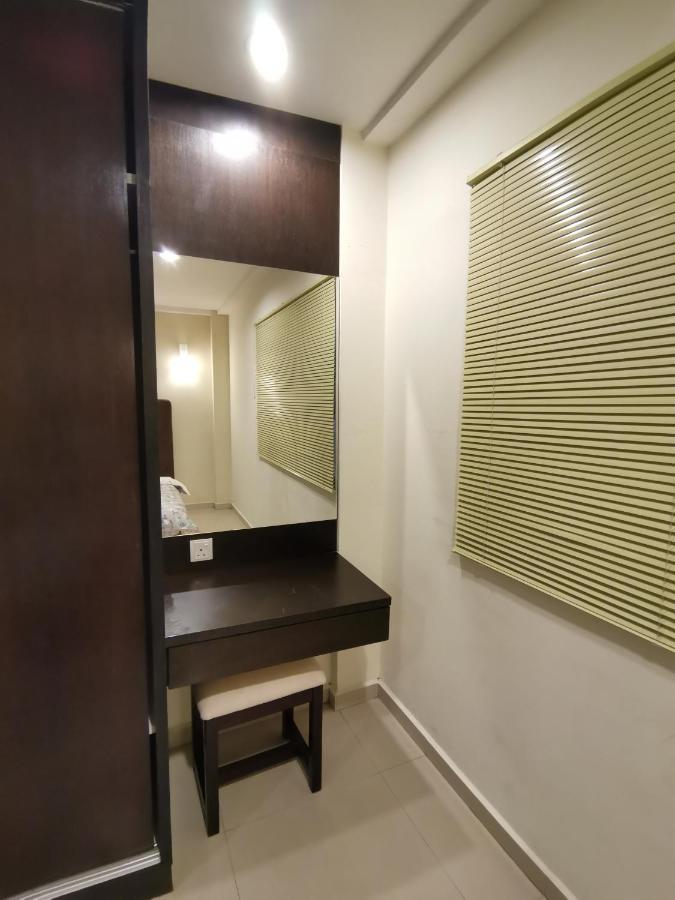 Apartment Spacious & Homey At Marina Island By Jomy