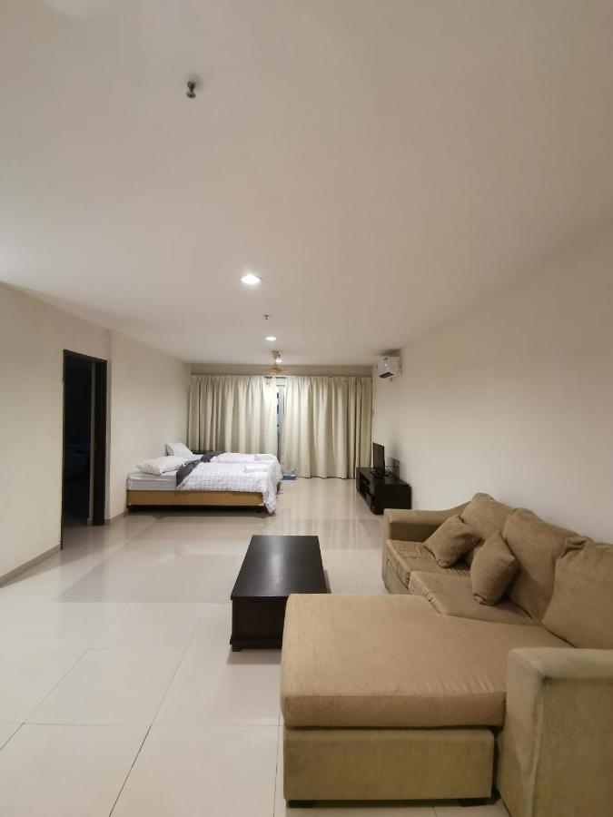 Apartment Spacious & Homey At Marina Island By Jomy Lumut