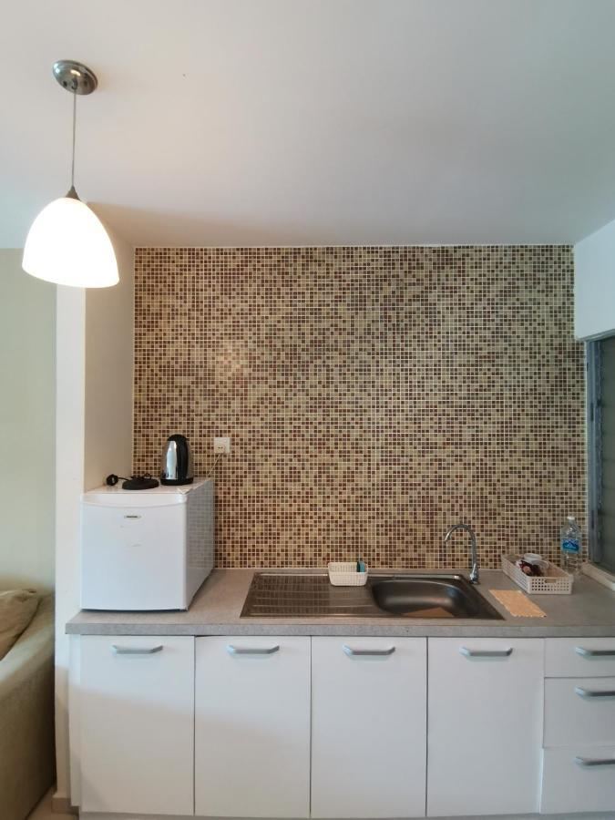 Apartment Spacious & Homey At Marina Island By Jomy
