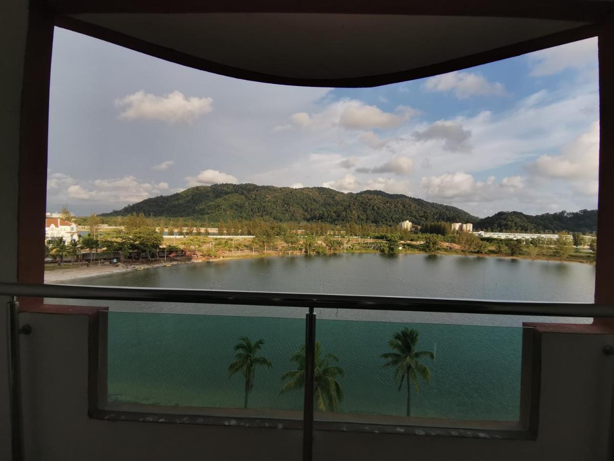 Apartment Spacious & Homey At Marina Island By Jomy Lumut