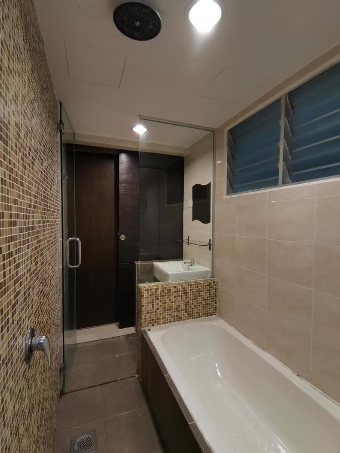 Apartment Spacious & Homey At Marina Island By Jomy Lumut