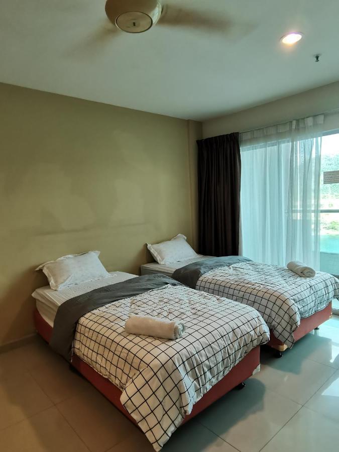 Spacious & Homey At Marina Island By Jomy Lumut
