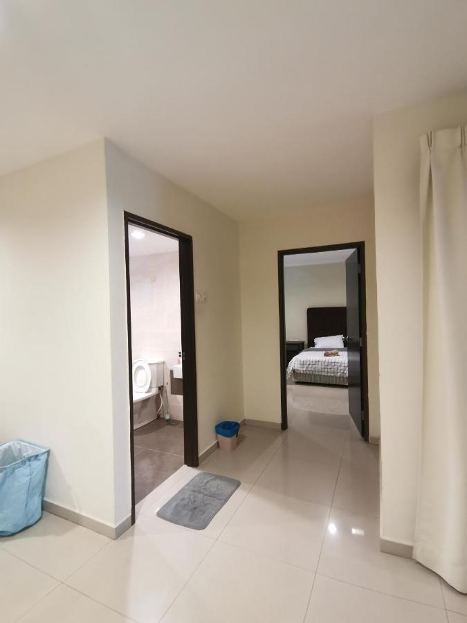Apartment Spacious & Homey At Marina Island By Jomy