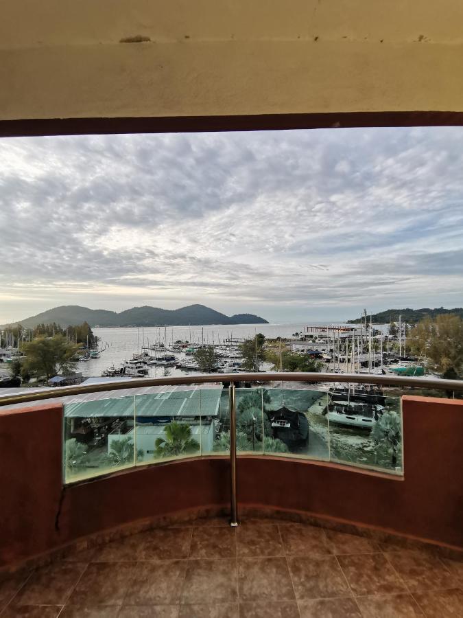 Apartment Spacious & Homey At Marina Island By Jomy Lumut