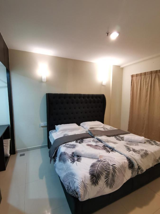 Spacious & Homey At Marina Island By Jomy Lumut